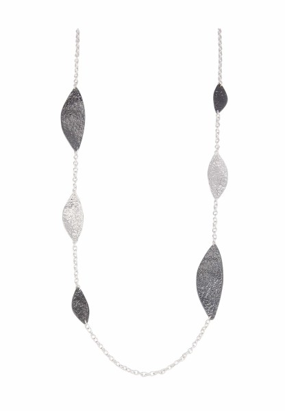Leslii lange Gliederkette mit blütenförmigen Anhängern in Grau