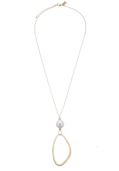 Leslii lange Halskette mit Ringanhänger und Perle in Gold