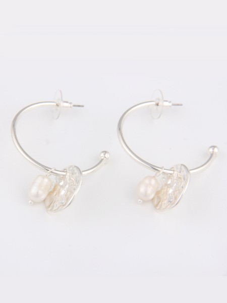 Leslii Damen-Ohrringe Creolen Perlen Glanz-Look silberne Modeschmuck-Ohrringe Silber Weiß